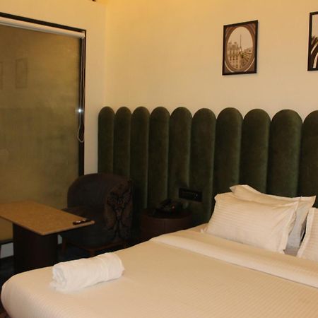 Gulf Hotel Mumbai- The Boutique Hotel Colaba مومباي المظهر الخارجي الصورة