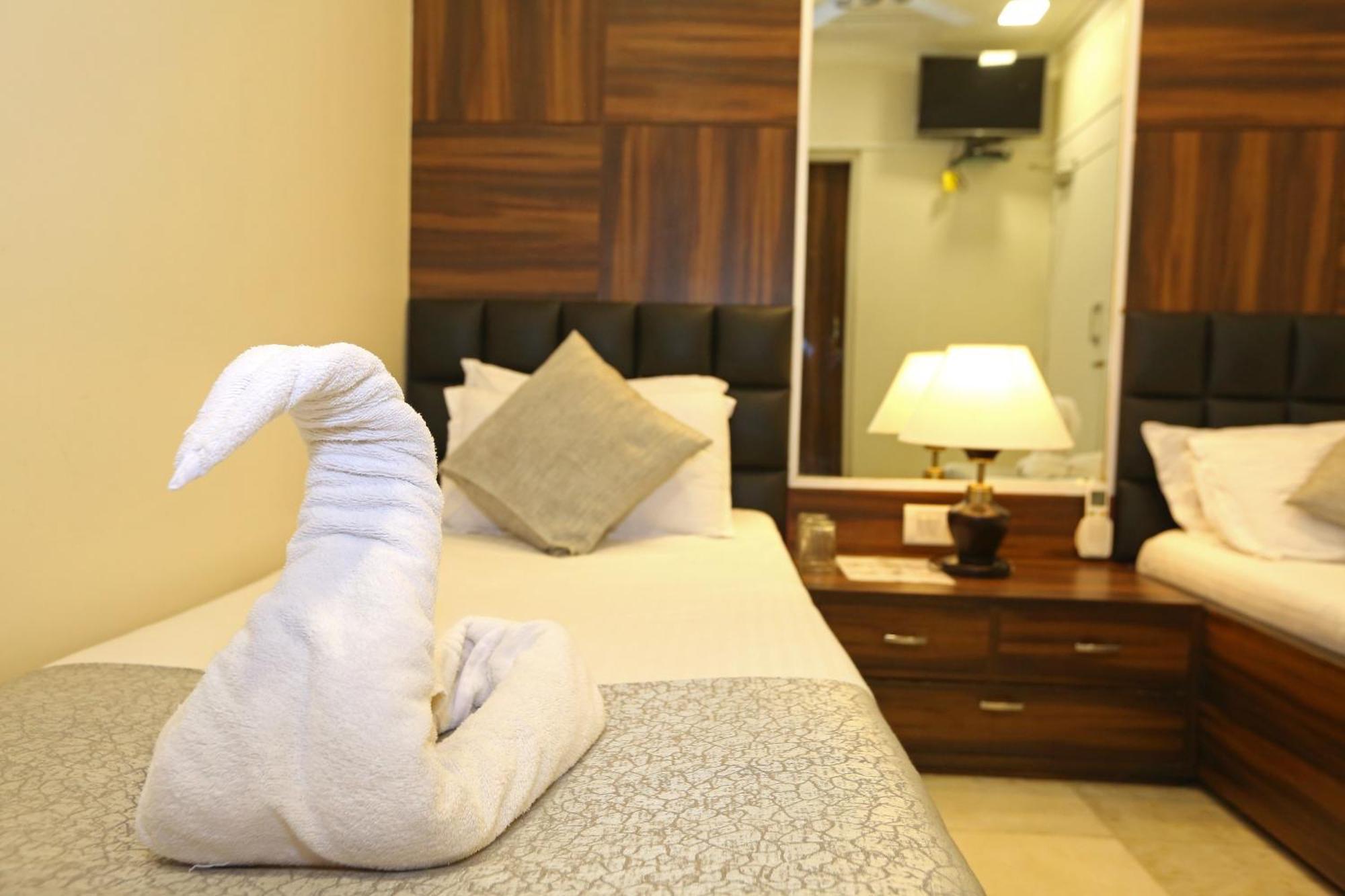 Gulf Hotel Mumbai- The Boutique Hotel Colaba مومباي المظهر الخارجي الصورة