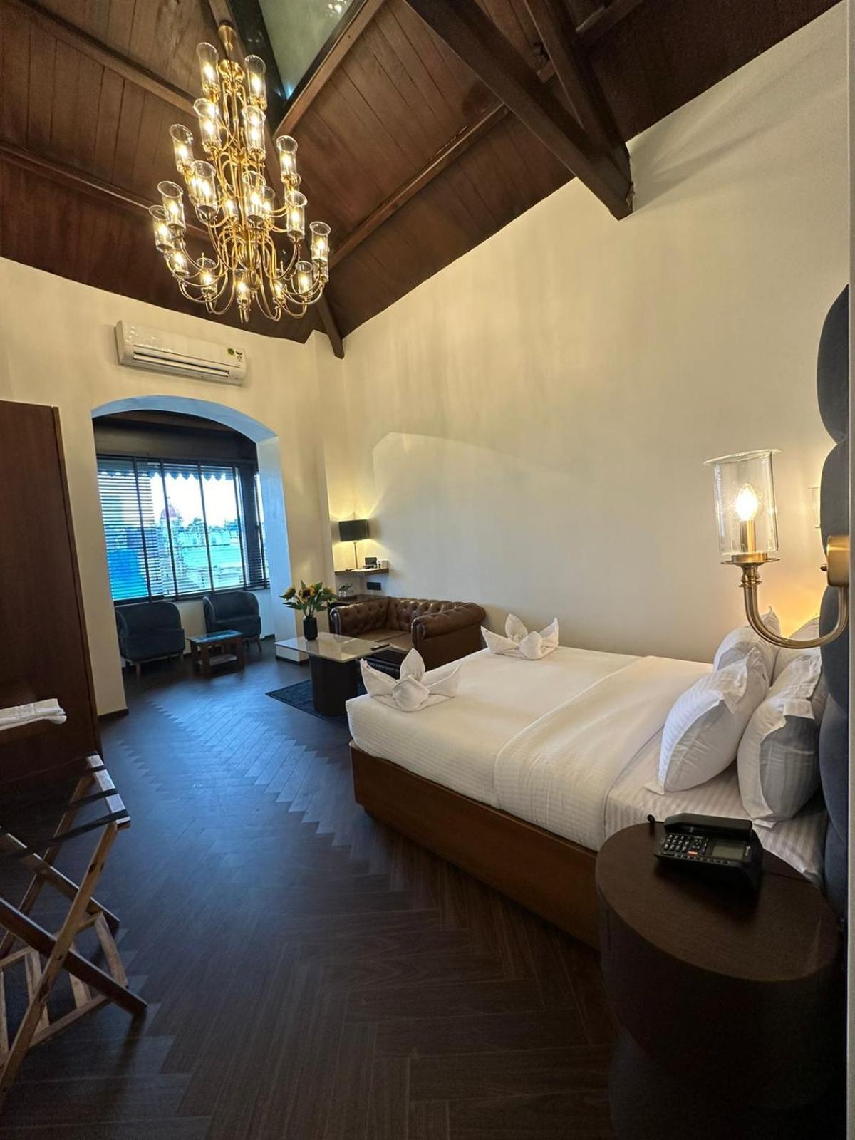 Gulf Hotel Mumbai- The Boutique Hotel Colaba مومباي المظهر الخارجي الصورة