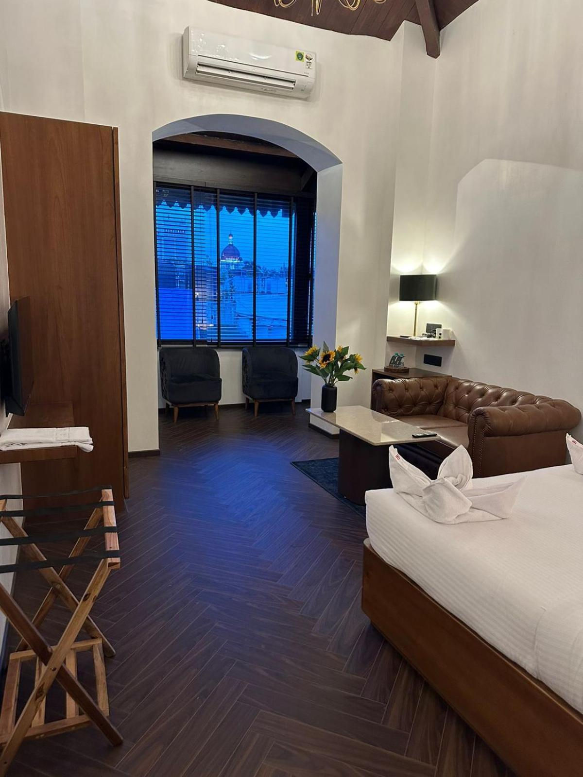 Gulf Hotel Mumbai- The Boutique Hotel Colaba مومباي المظهر الخارجي الصورة