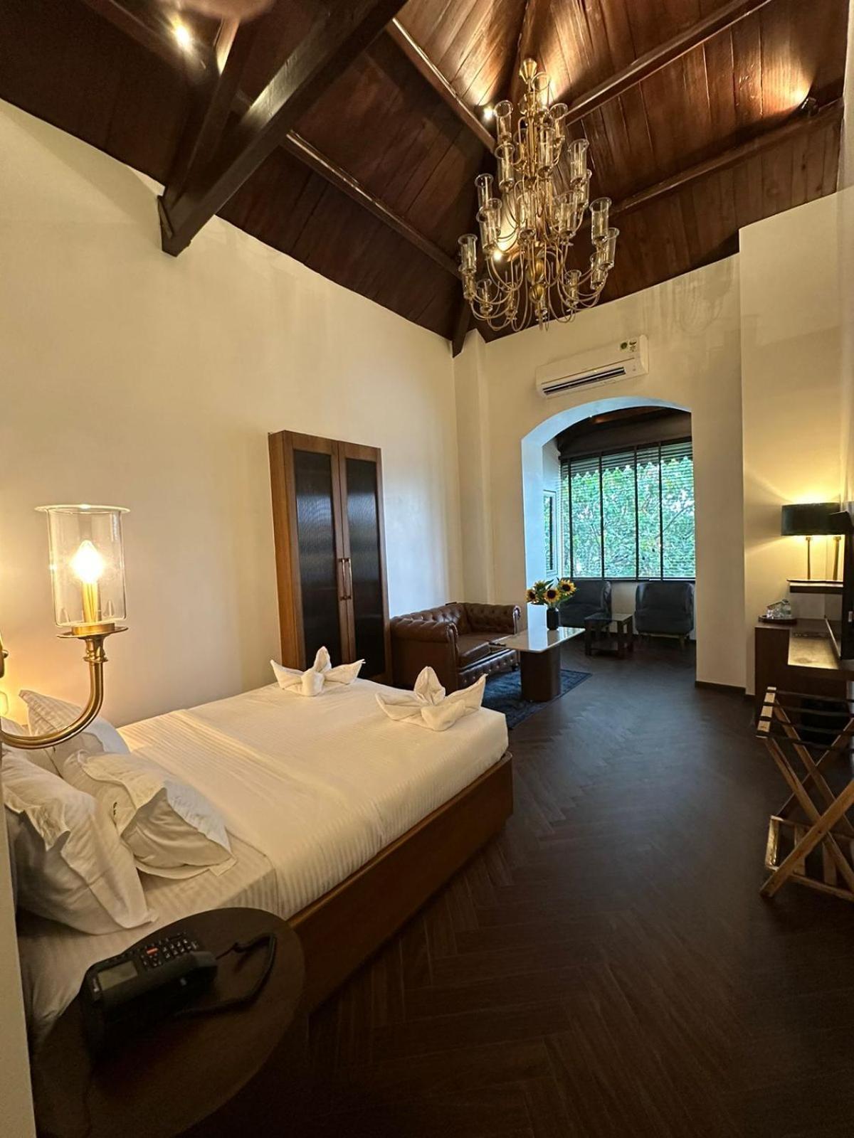 Gulf Hotel Mumbai- The Boutique Hotel Colaba مومباي المظهر الخارجي الصورة
