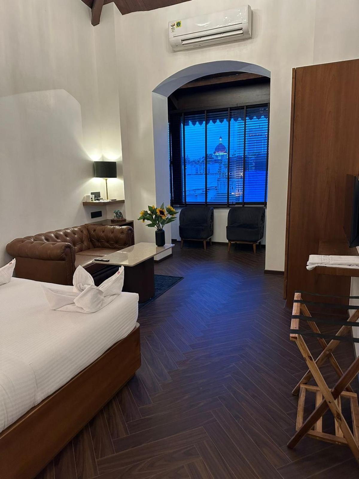 Gulf Hotel Mumbai- The Boutique Hotel Colaba مومباي المظهر الخارجي الصورة