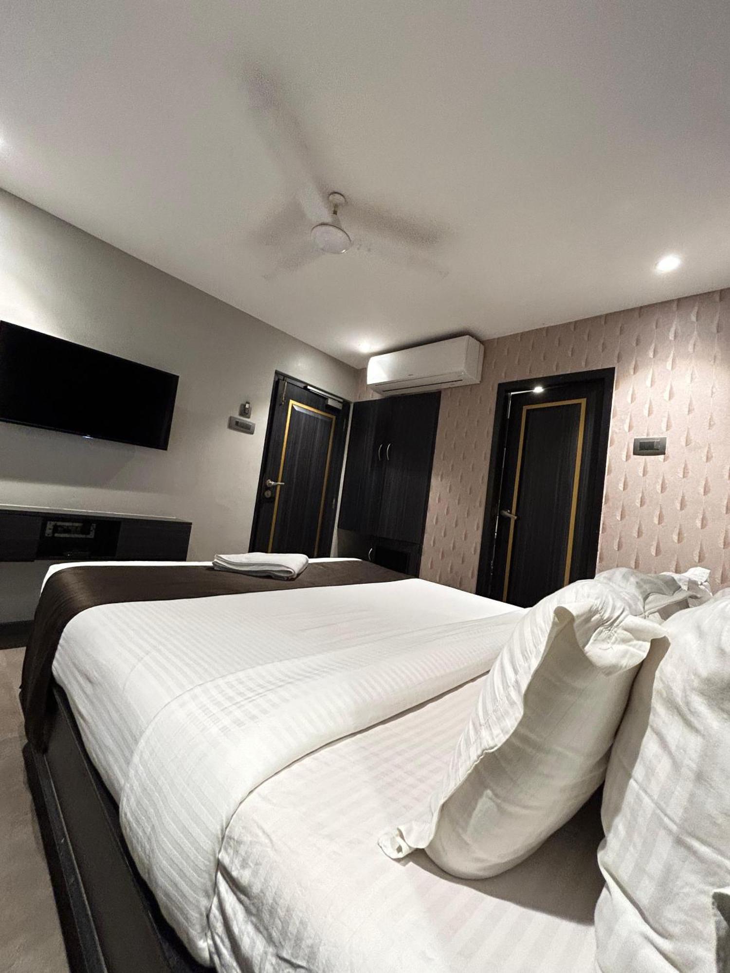 Gulf Hotel Mumbai- The Boutique Hotel Colaba مومباي المظهر الخارجي الصورة