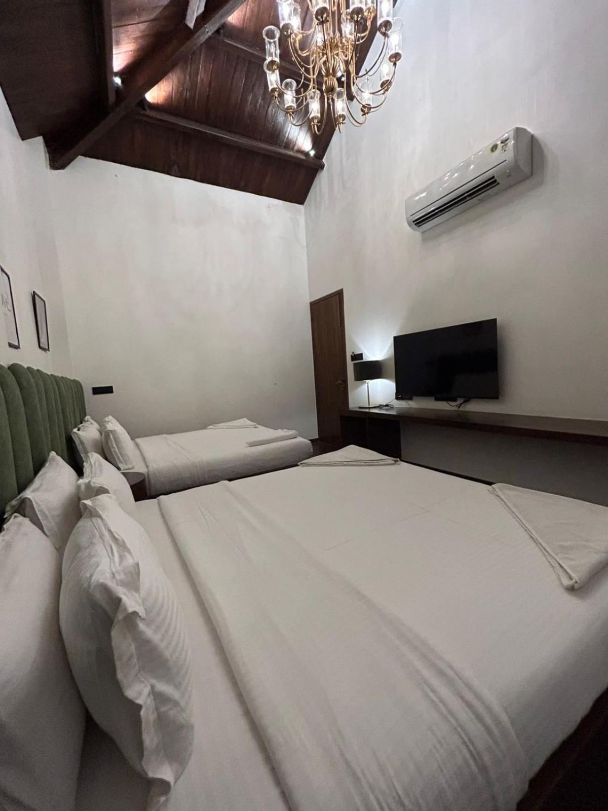 Gulf Hotel Mumbai- The Boutique Hotel Colaba مومباي المظهر الخارجي الصورة