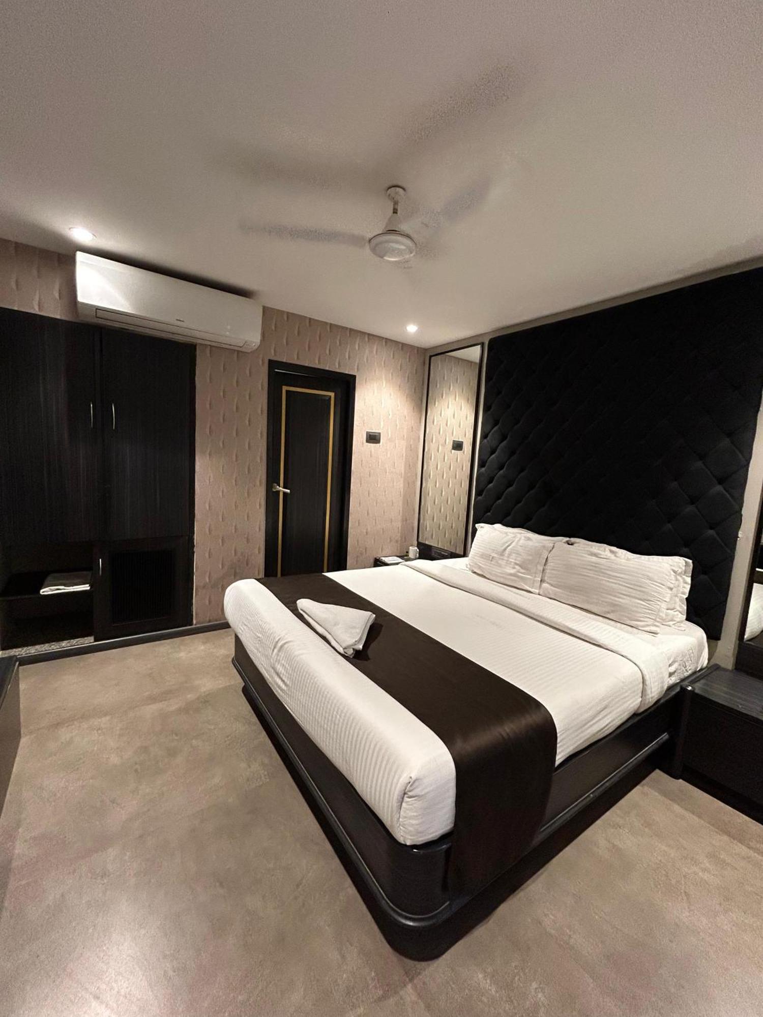 Gulf Hotel Mumbai- The Boutique Hotel Colaba مومباي المظهر الخارجي الصورة