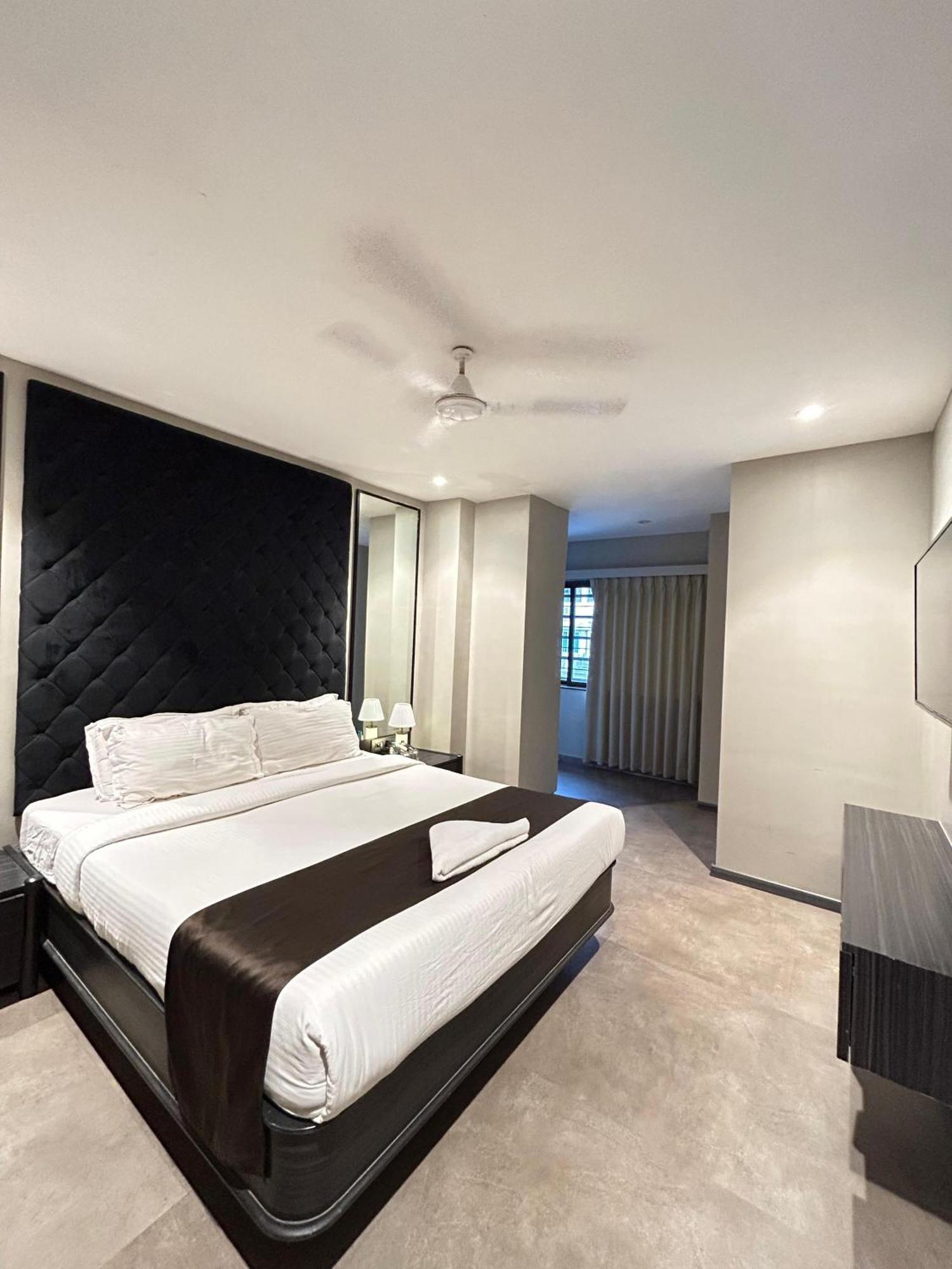 Gulf Hotel Mumbai- The Boutique Hotel Colaba مومباي المظهر الخارجي الصورة