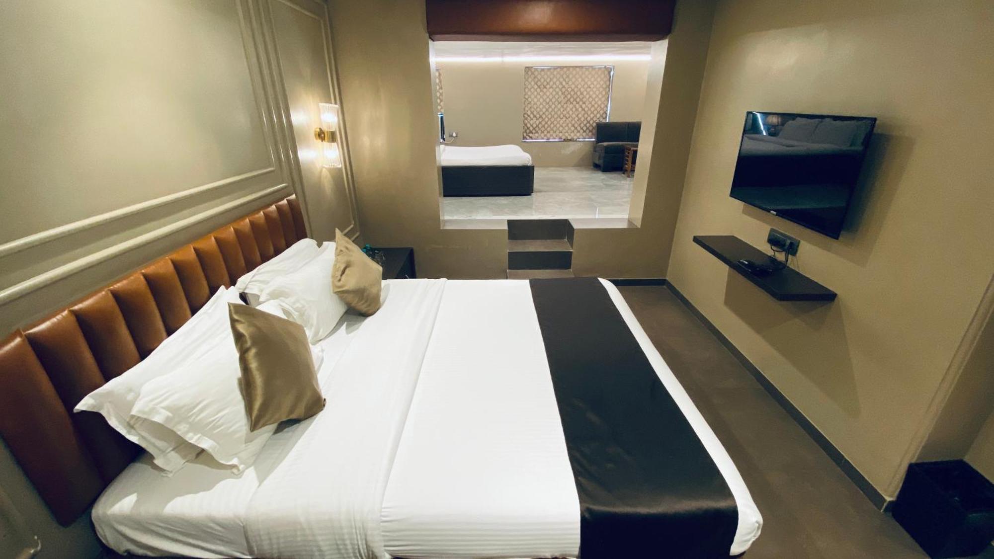 Gulf Hotel Mumbai- The Boutique Hotel Colaba مومباي المظهر الخارجي الصورة
