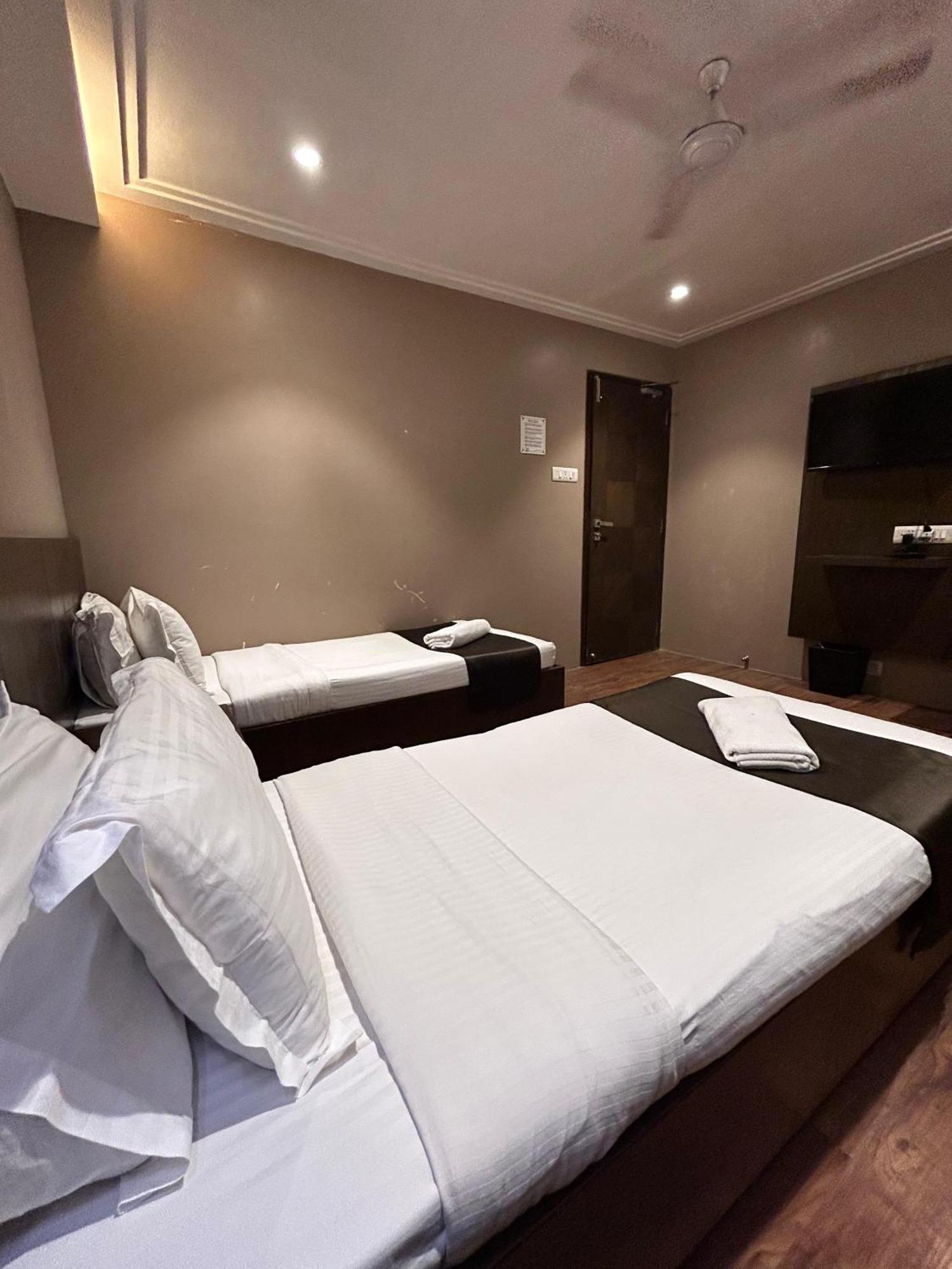 Gulf Hotel Mumbai- The Boutique Hotel Colaba مومباي المظهر الخارجي الصورة