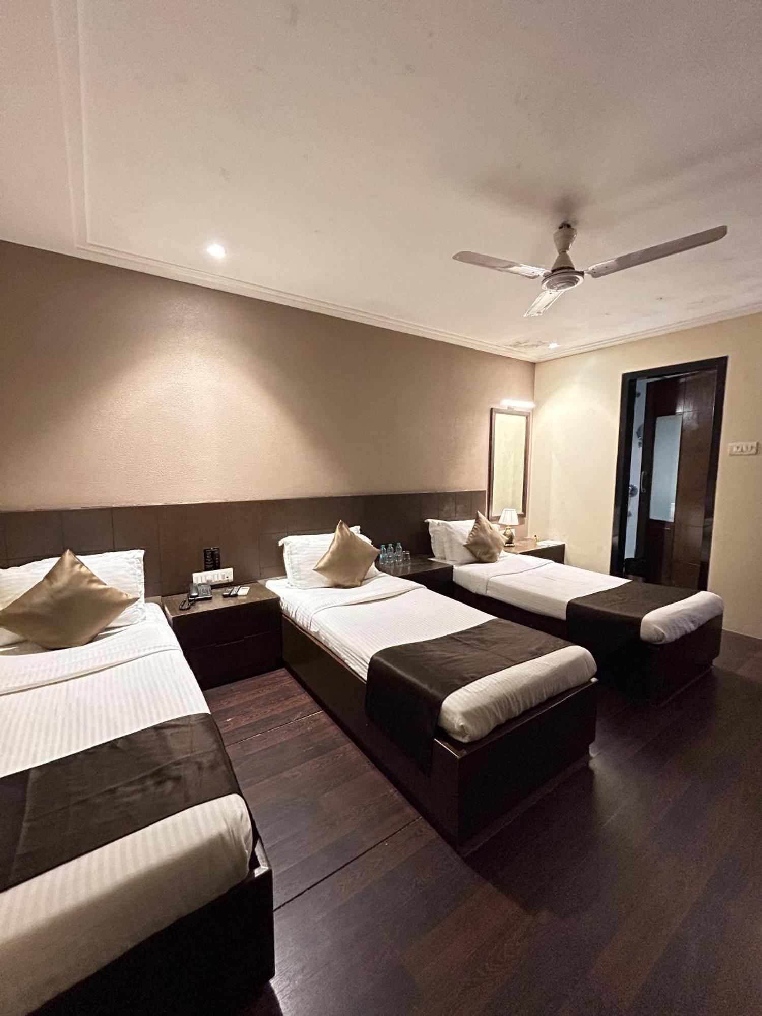 Gulf Hotel Mumbai- The Boutique Hotel Colaba مومباي المظهر الخارجي الصورة