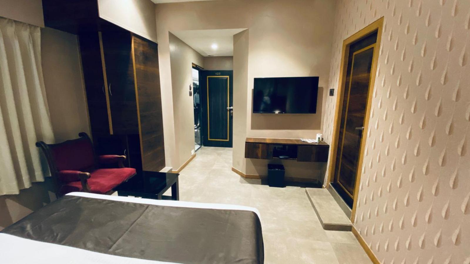 Gulf Hotel Mumbai- The Boutique Hotel Colaba مومباي المظهر الخارجي الصورة