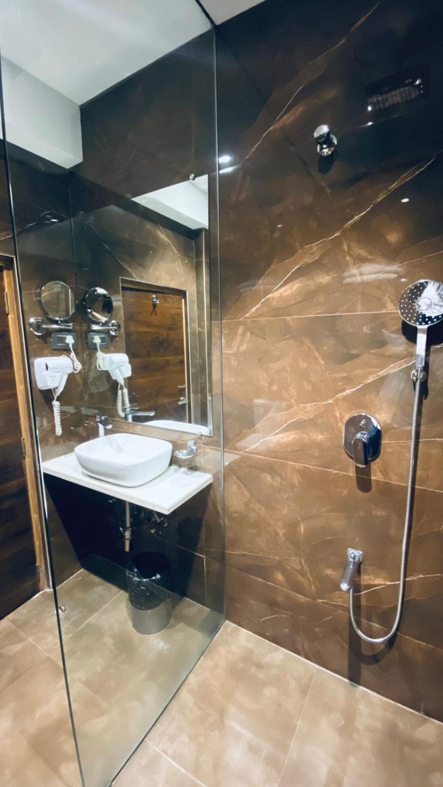 Gulf Hotel Mumbai- The Boutique Hotel Colaba مومباي المظهر الخارجي الصورة